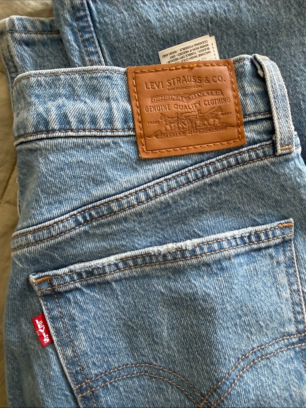 Levi’s 70s High Rise Flare Jeans Size 31 Light Wash Wide Leg Bell Bottom Denim - Picture 6 of 6